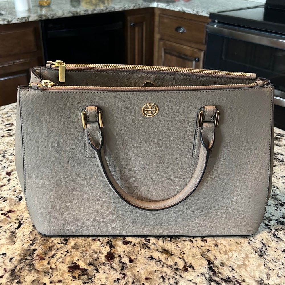 Tory Burch light taupe leather purse. Like new, used twice.